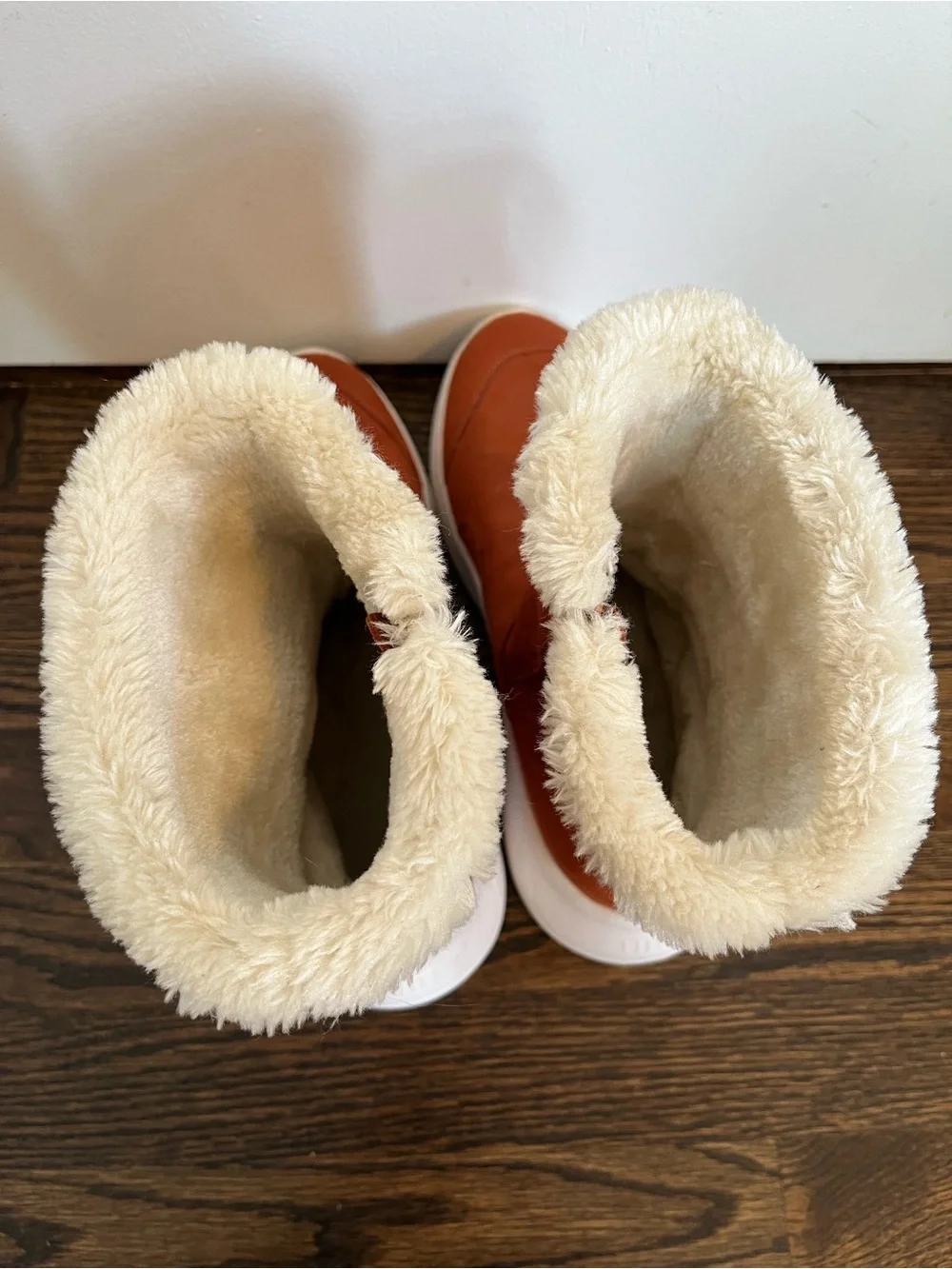 UIN Women's Orange Suede Faux-Fur Winter Zip Boots size 7.5